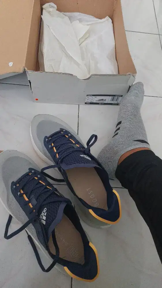 Adidas running beli kemarin