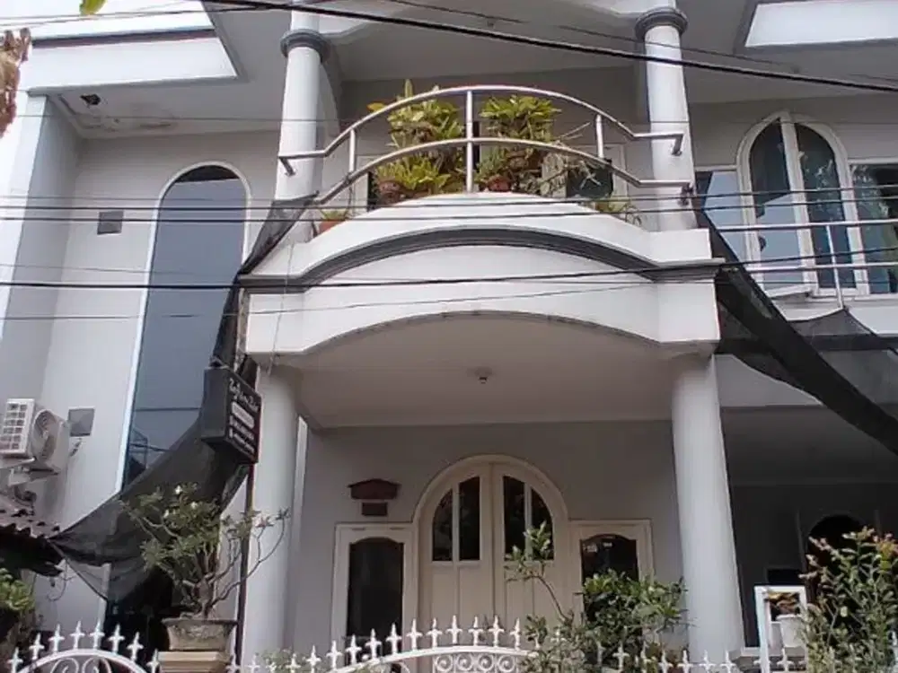 Rumah 2 Lantai Perumahan Tytyan Kencana Dekat Summarecon Bekasi