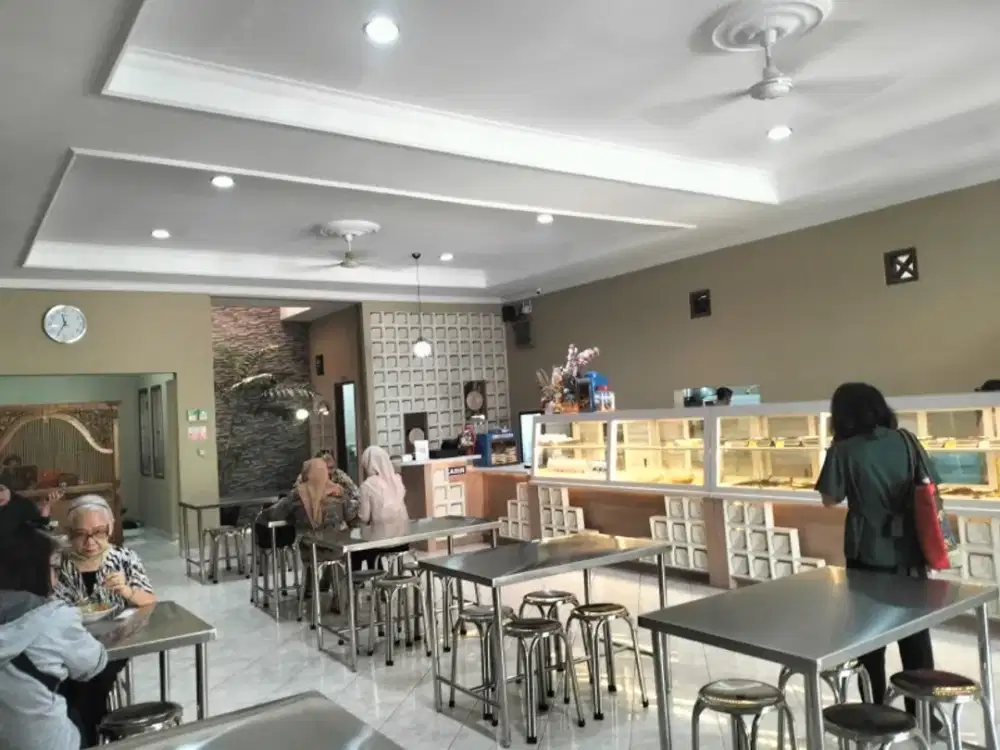 Dijual Rumah bisa utk usaha LT 210 m2 strategis Galaxy Bekasi Selatan