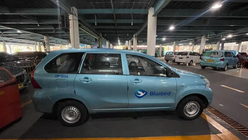 driver taksi bluebird pool darmokali