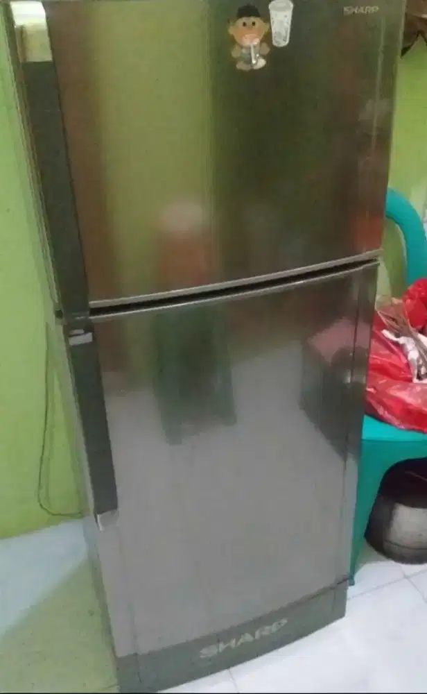 Kulkas merk sharp 2 pintu