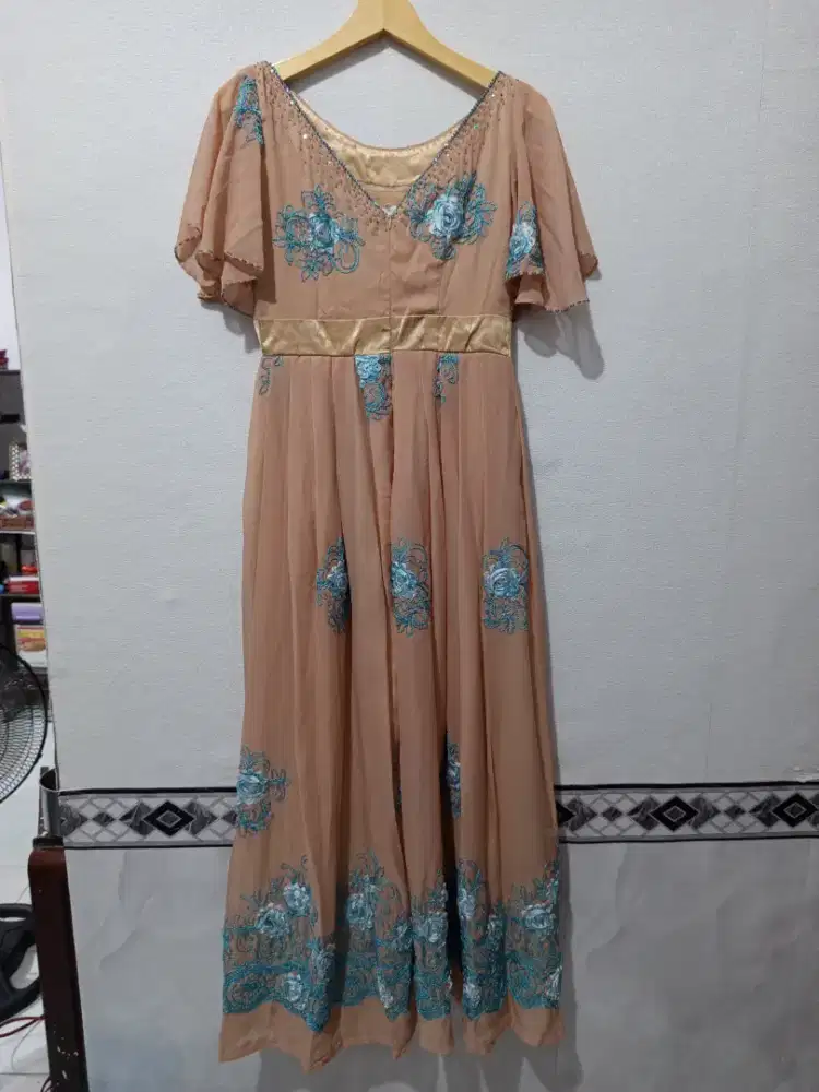 Baju dress pesta