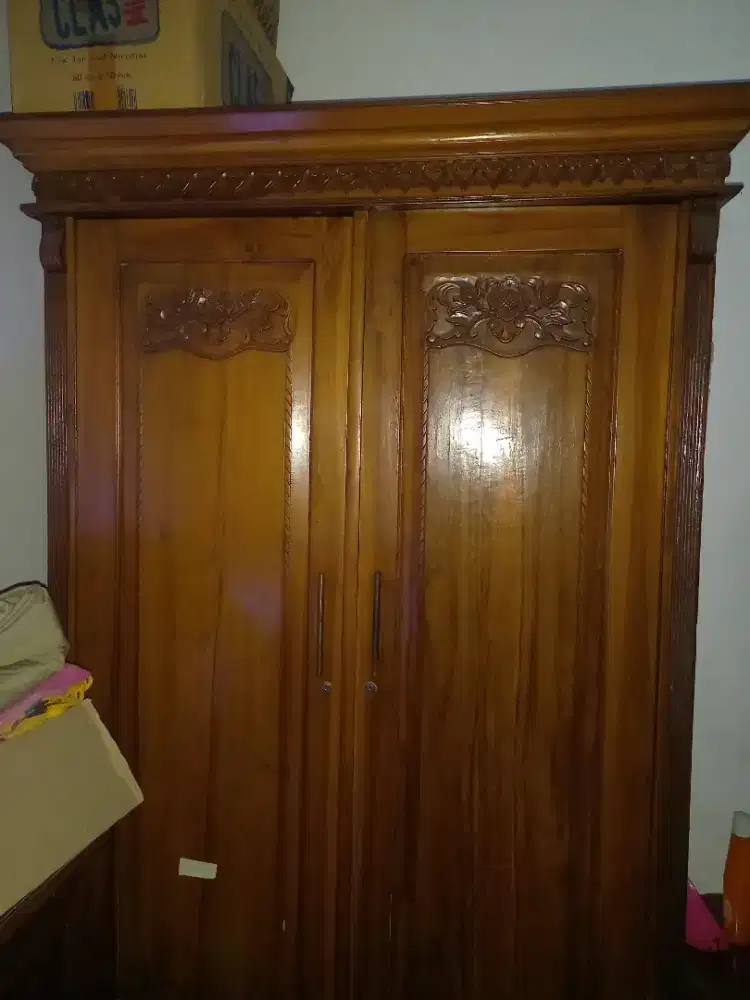 Lemari kayu jati Asli