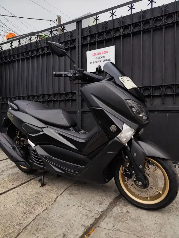 Yamaha N max Tahun 2018 Hitam Doff