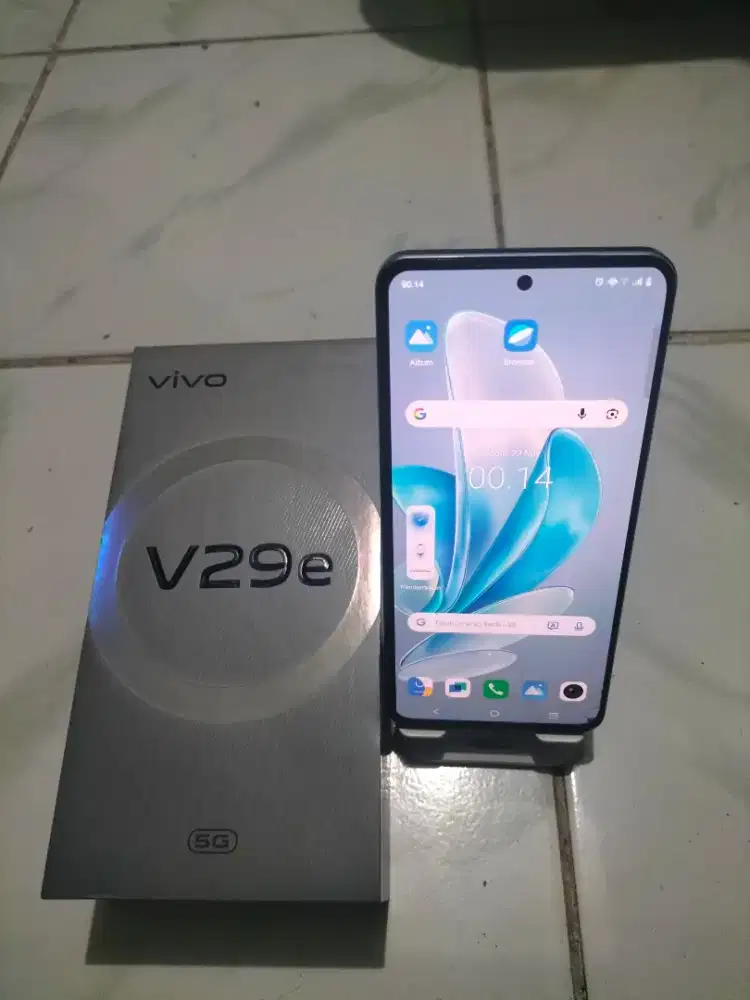 Vivo v29e 5g ram 8+8/256 Snapdragon