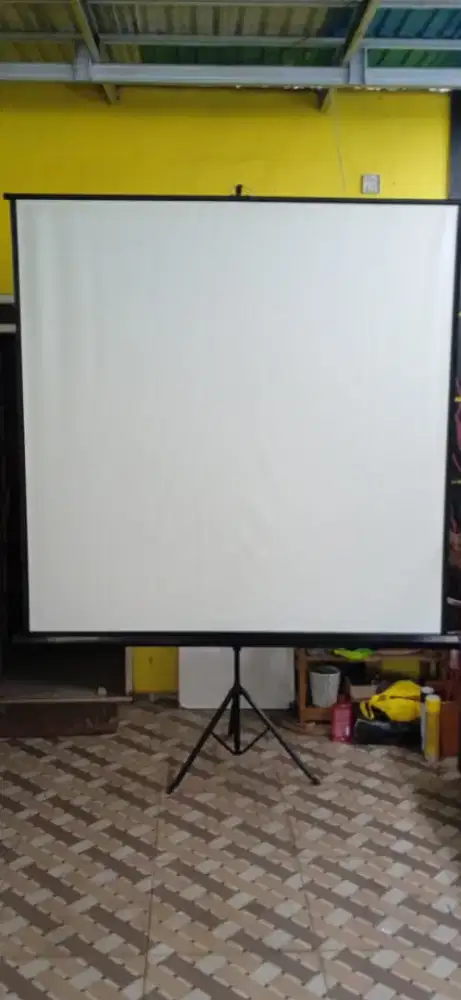 Dijual Layar Proyektor ukuran besar