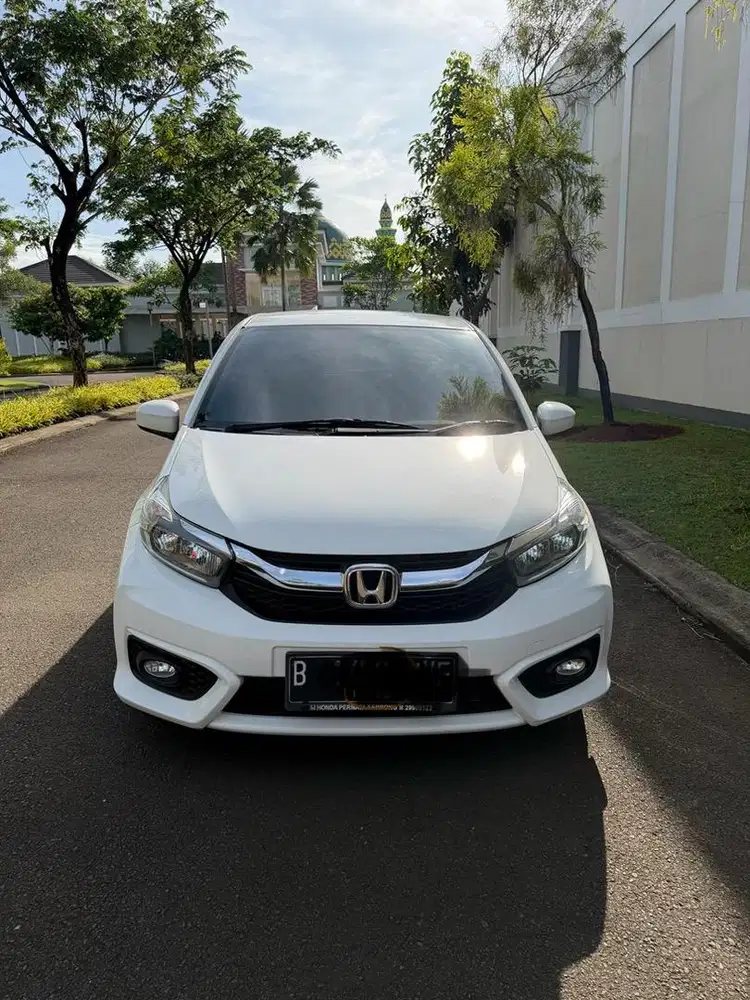 Brio Satya E cvt 2019 Putih//white