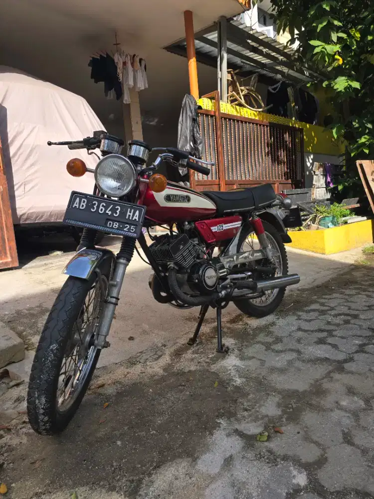Yamaha 125 Twin