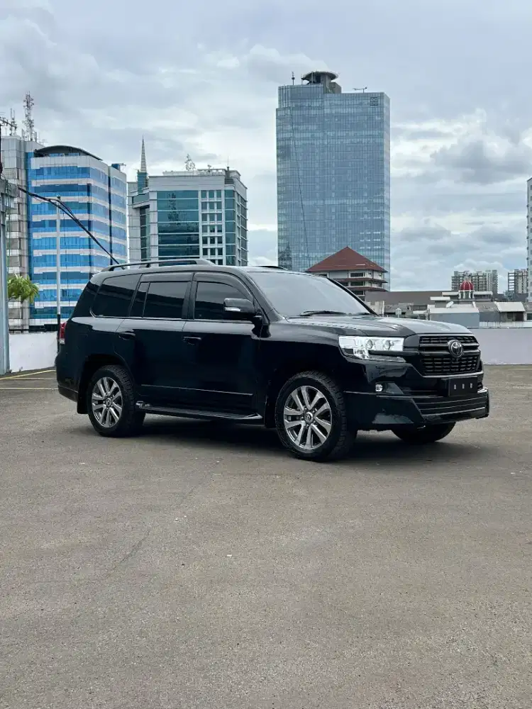Land Cruiser VXR200 Diesel 2021 Automatic / Full Spec / ATPM / Low KM