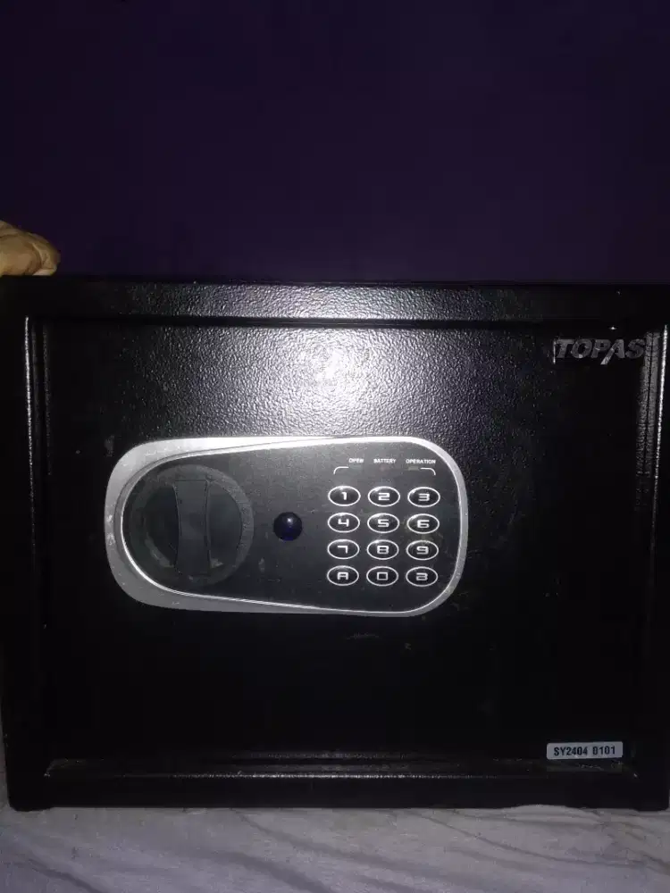 Brankas hitam 90% like new