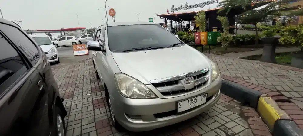 Toyota Kijang Innova 2005 Bensin jual cepat