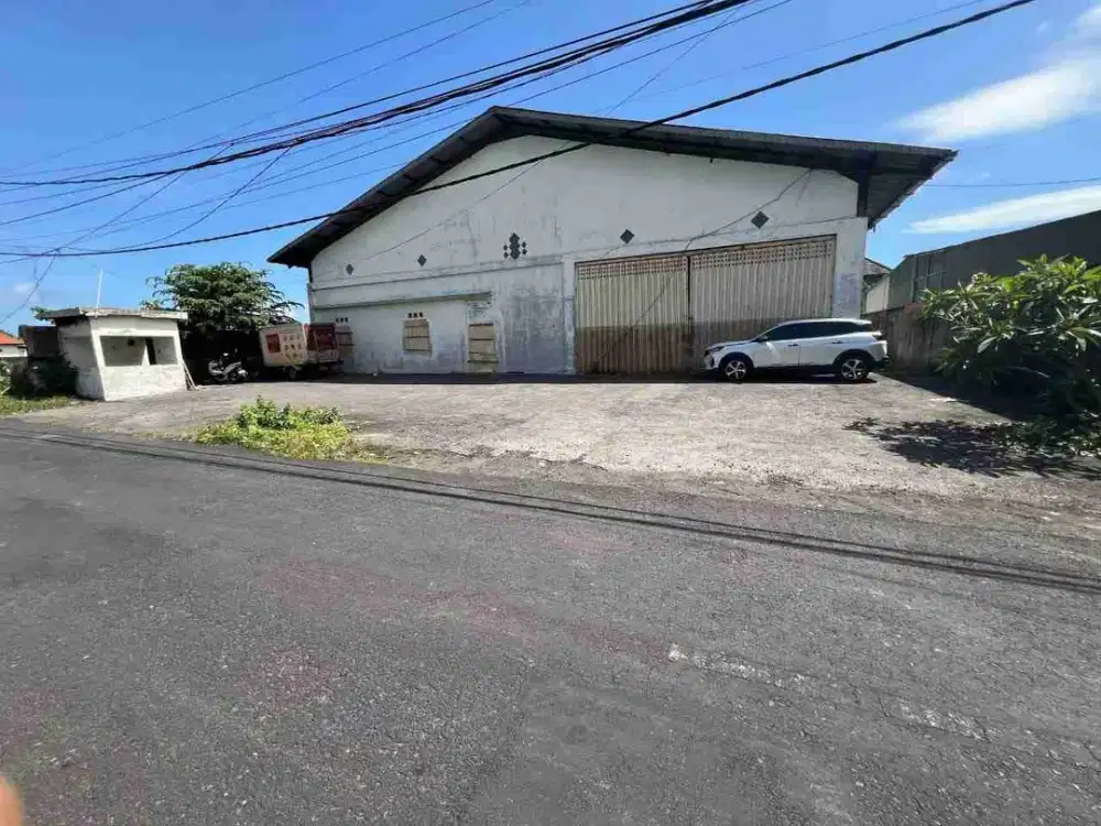 TANAH ISI BANGUNAN GUDANG SIAP PAKAI DI KAWASAN JALAN NAKULA SEMINYAK