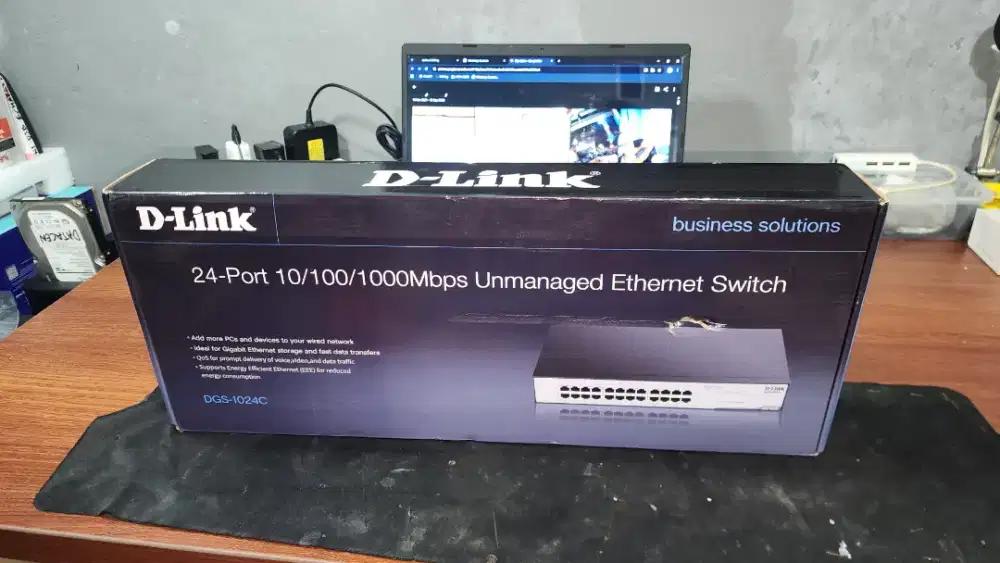 D-Link DES-1024D 24-Port ( kondisi bekas  test all port berfungsi)