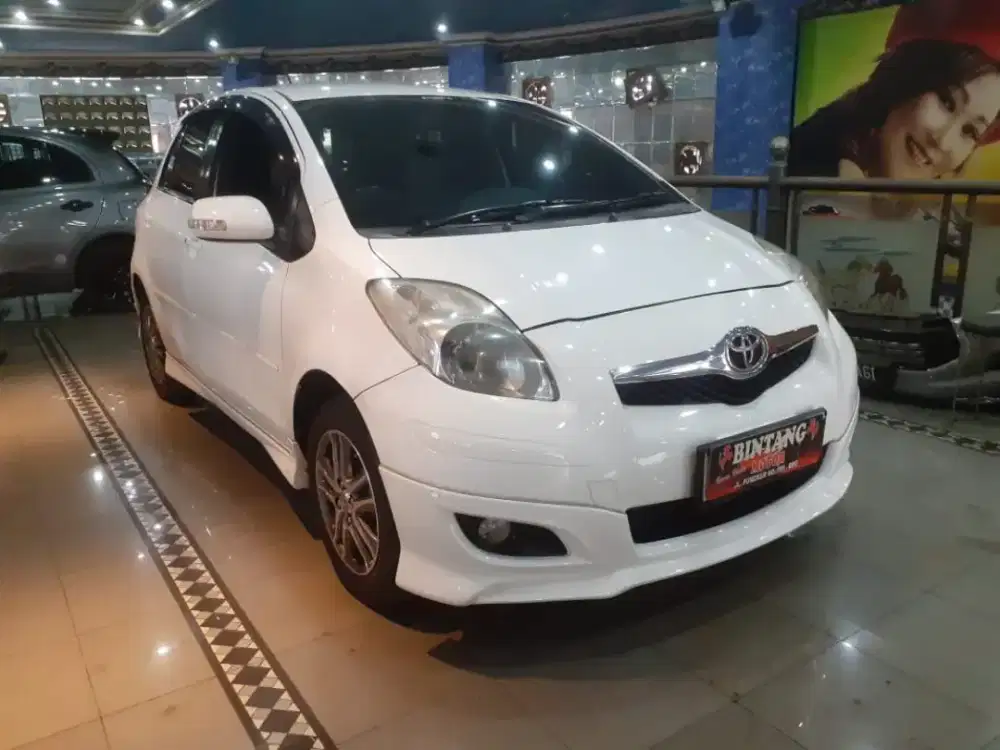 YARIS S LIMITED AT 2010 PUTIH / MODEL THN 2011/2012 (BINTANG MOTOR)