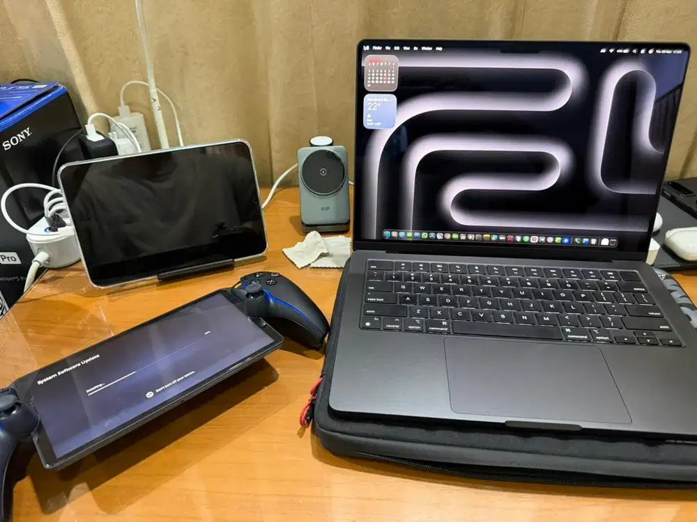 MacBook Pro M4 14inch 16/512 Black Like new