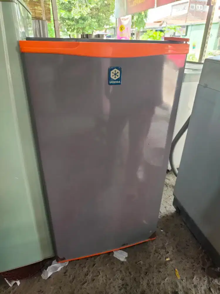 Kulkas Uchida mesin normal masih orisinil
