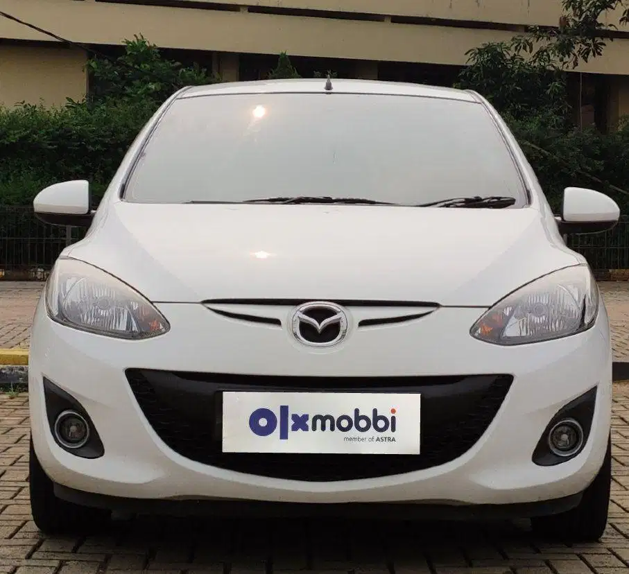 TDP 4,JT Mazda 2 1.5 Sport Bensin-AT Putih 2012
