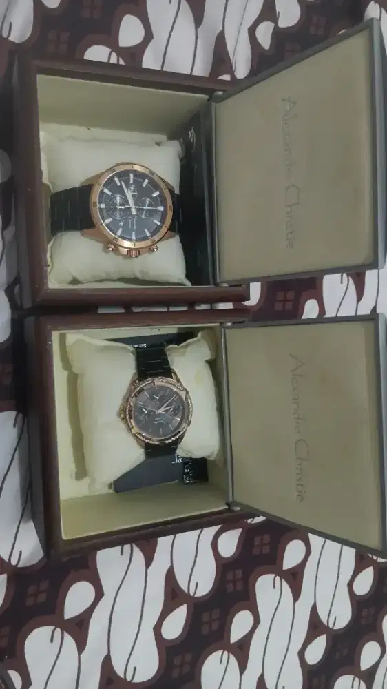 Jam tanggan Ac second