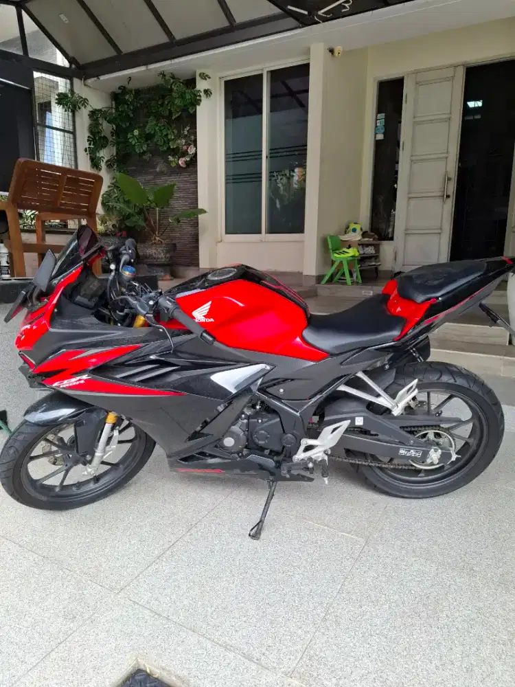 CBR150R ABS 2023 KM 3K - LIKE NEW
