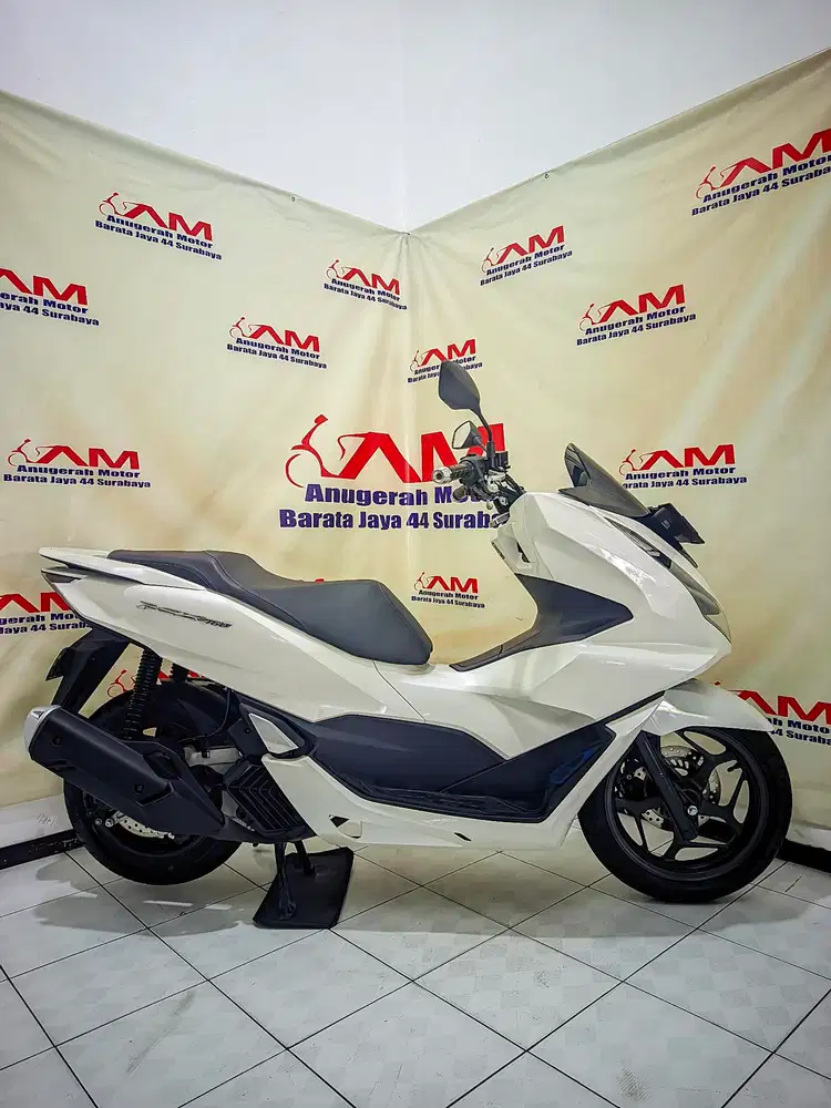 Asli Km 800 Honda PCX 160 CBS Tahun 2023 warna putih