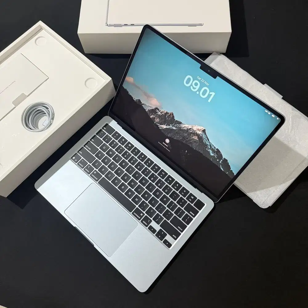 (NEW) Macbook Air M4 Sky Blue 13 inch 2025 Fullset Original BNOB