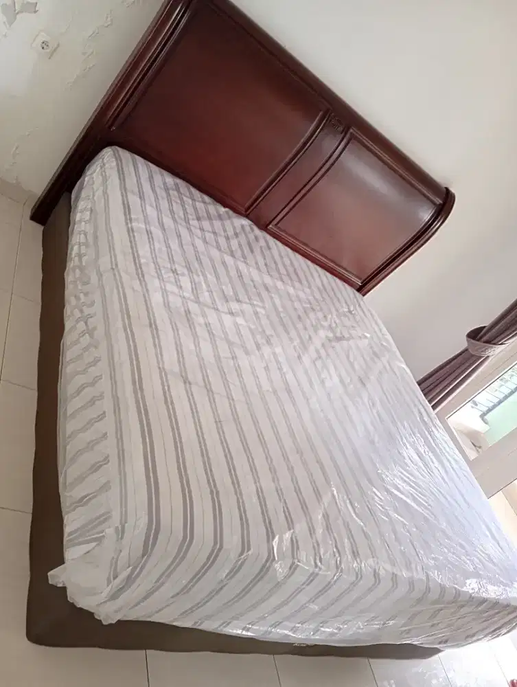 1 set ranjang KING KOIL