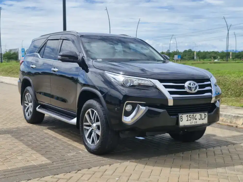 Toyota Fortuner Vrz 2.4 Automatic 2019 Diesel Hitam Metalik