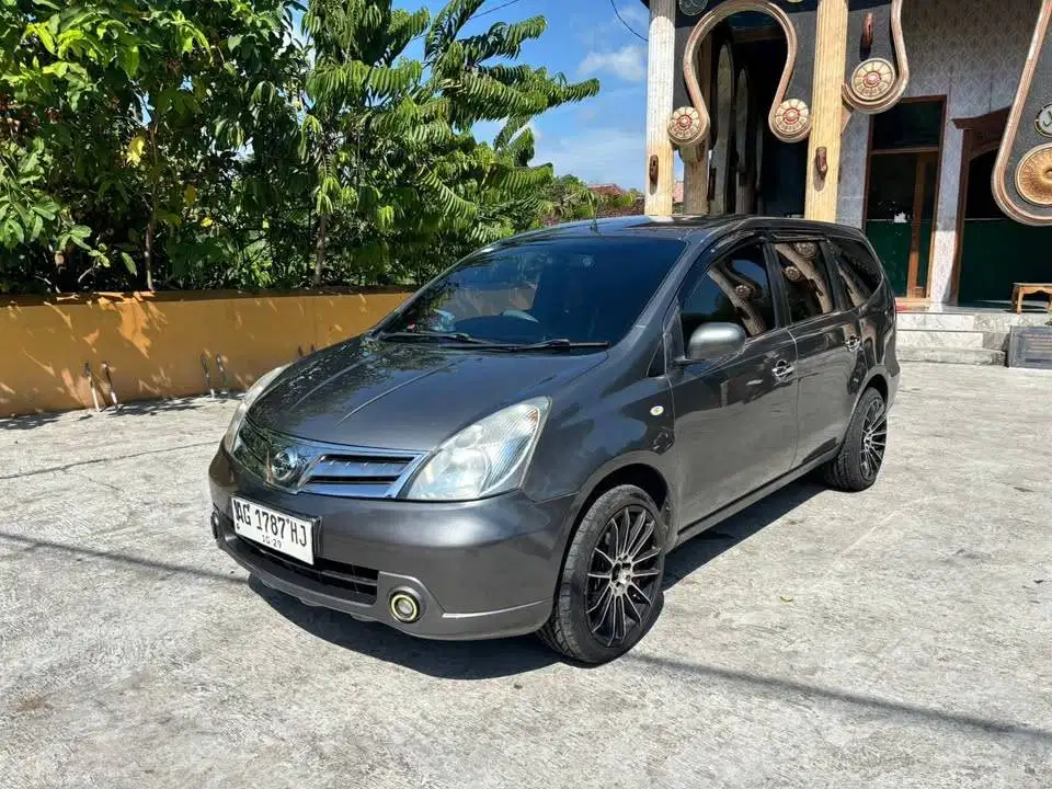 2013 Nissan Grand Livina 1.5 SV Plat AG mujiono mobil bekas sekoto