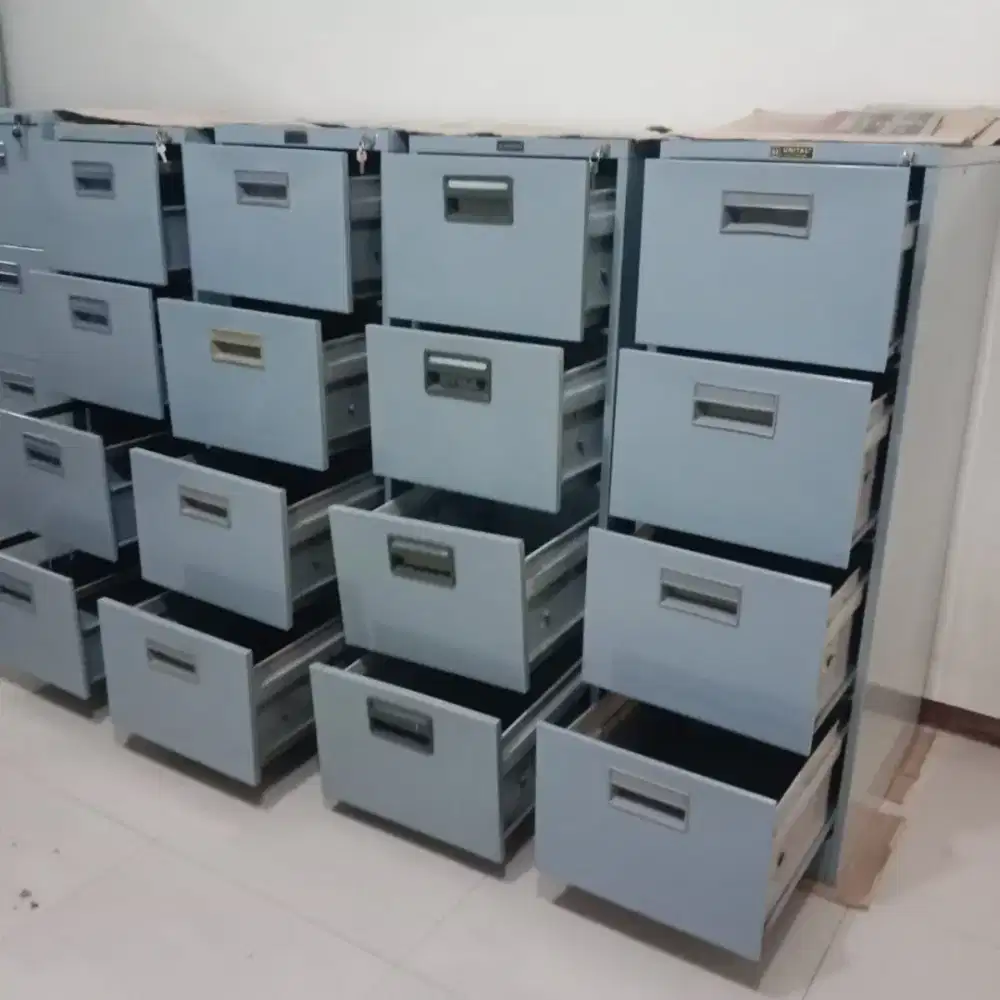 Filing Cabinet 4 laci Dijual. Hrg 700 rb