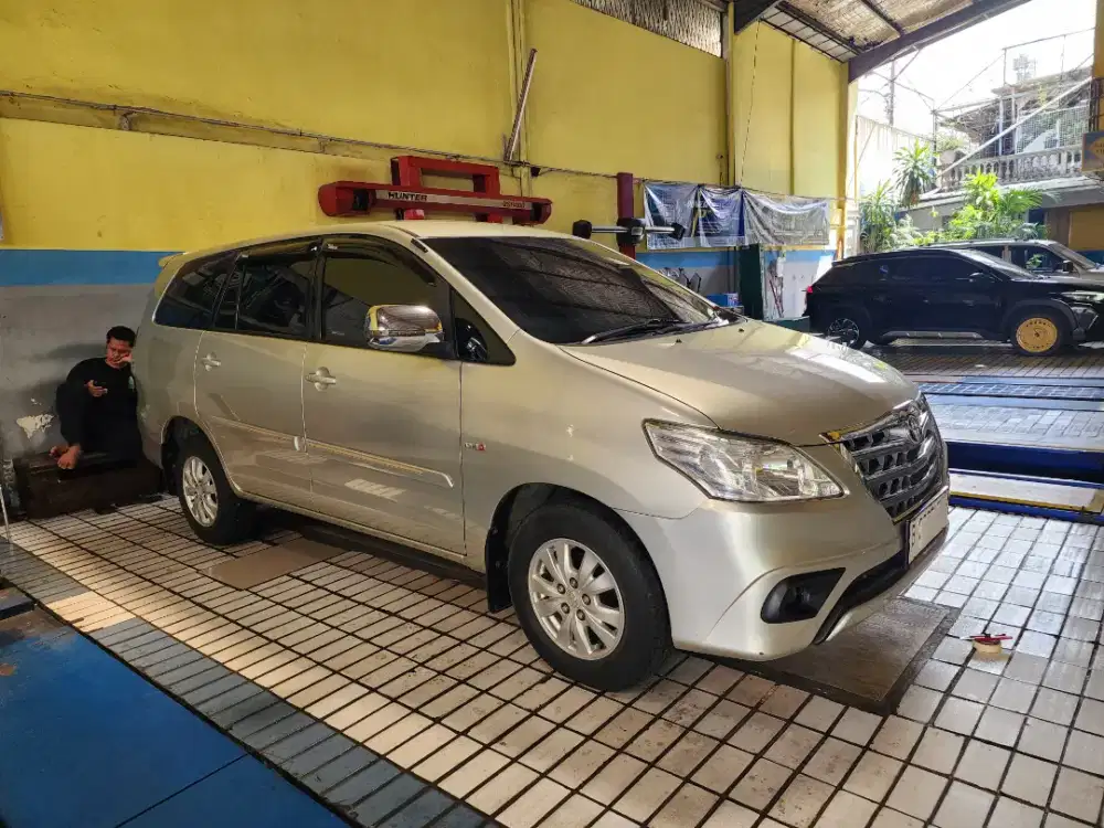 Kijang innova disel MT