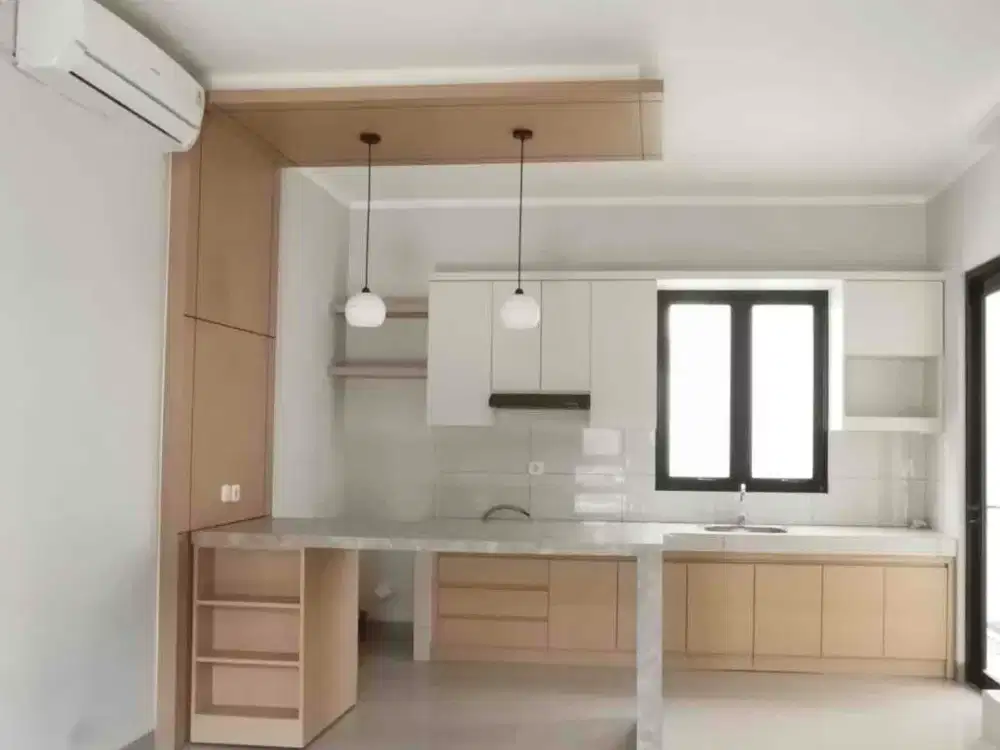 Di jual / sewa rumah full furnish 91 m2 ukuran 7x13 full furnish tipe deluxe hadap utara bisa KPR dekat dengan clubhouse di cluster regia summarecon crown gading SCG Bekasi