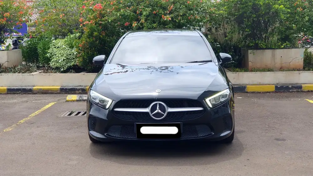 Km36rb mercedes benz mercy a200 sedan 2019 pakai 2020 hitam