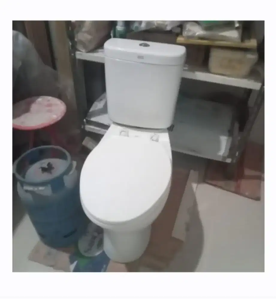 closet duduk  wc kamar mandi bagus dijual cepat lokasi depok