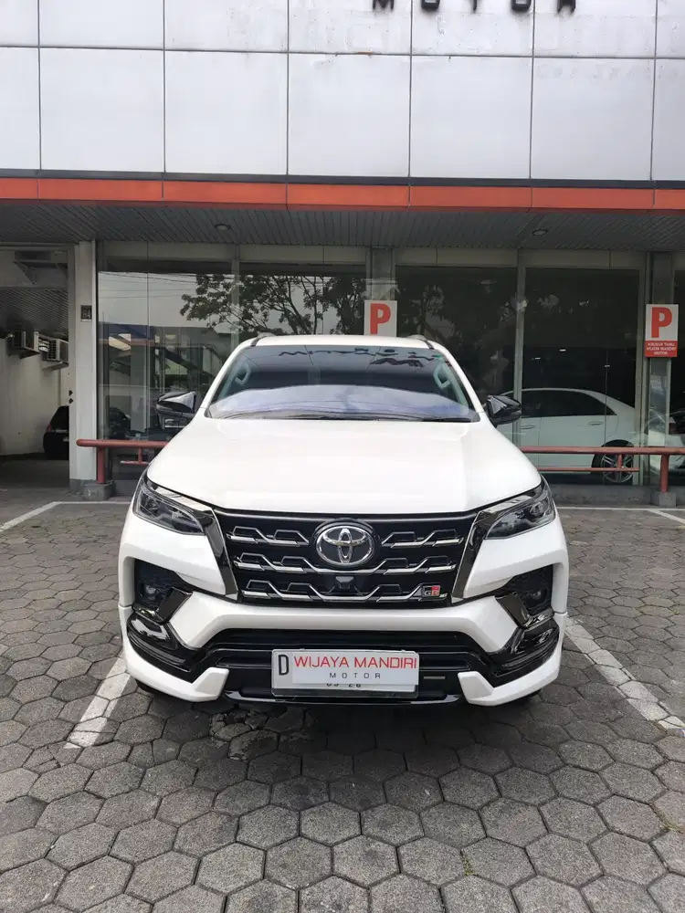 TOYOTA FORTUNER 2.8 GR SPORT A/T 2022