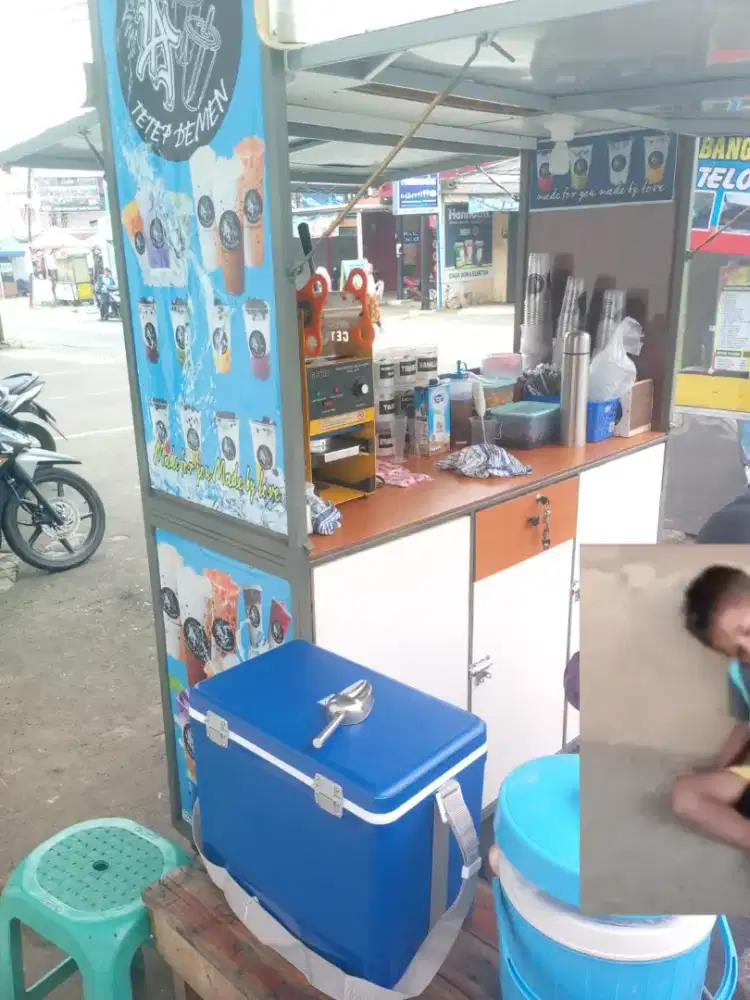 Stand minuman dingin