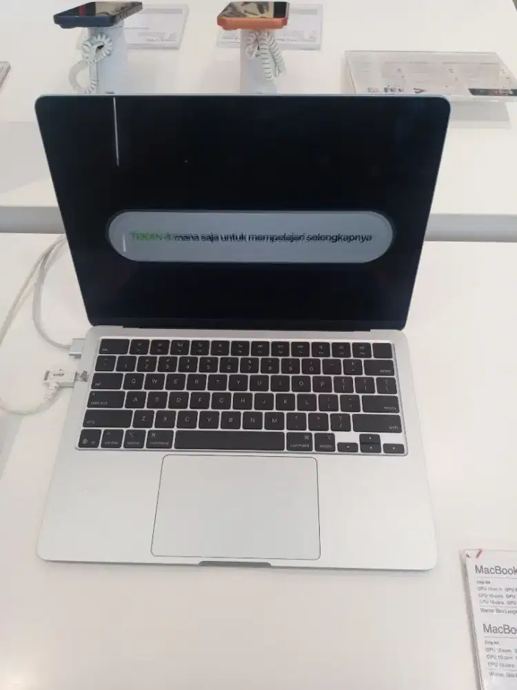 MacBook Air 13in/15in 256gb