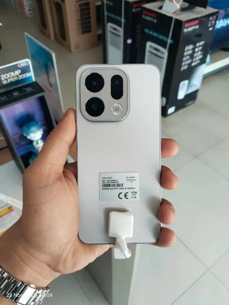 Baru OPPO Find X9 12/256 GB. Cicilan 0% tanpa DP, Syarat Cukup KTP