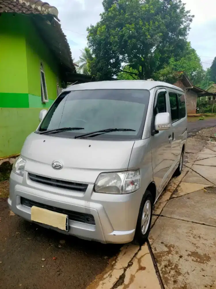 Grand Max 1.5 AC / PS Plat AA