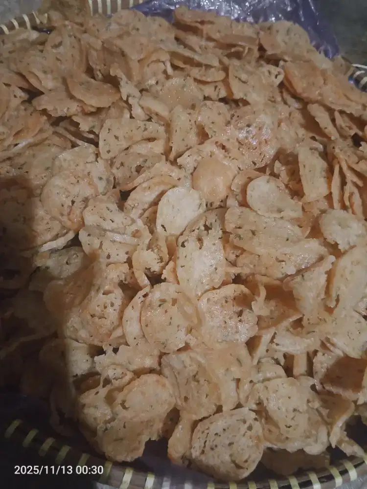 Keripik bakso goreng