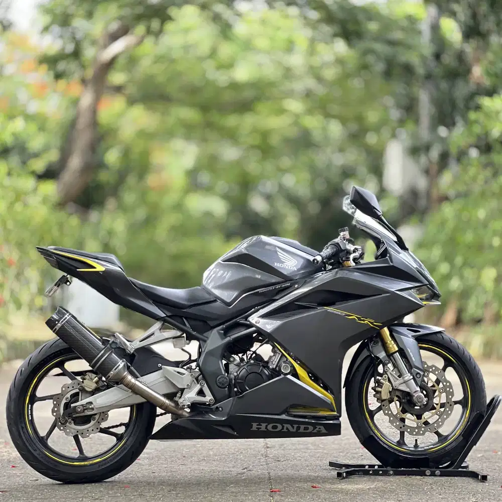 HONDA CBR 250RR ABS 2016 GREY KM 17K PAJAK PANJANG NO MINUS