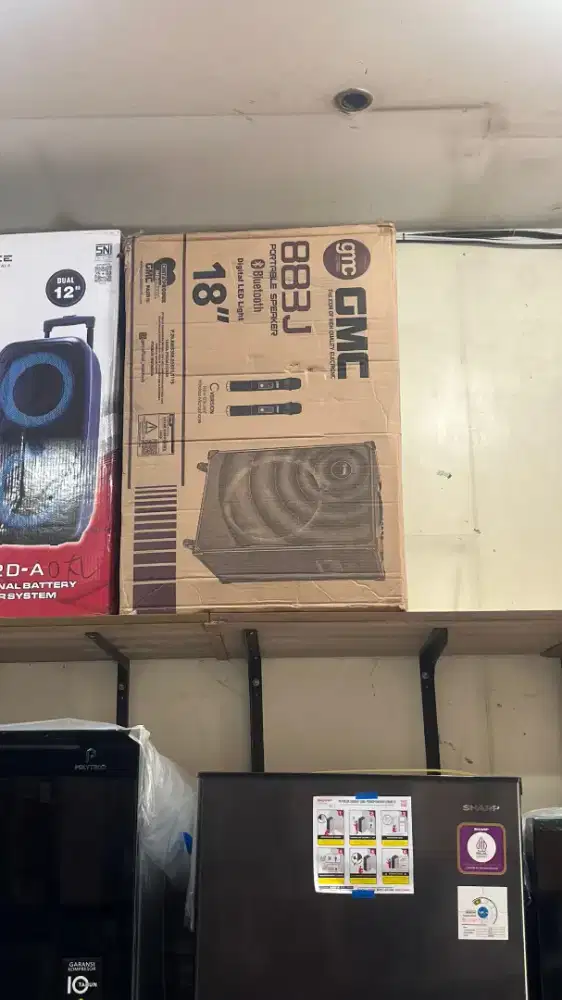 Speaker GMC 18 inchi Kredit