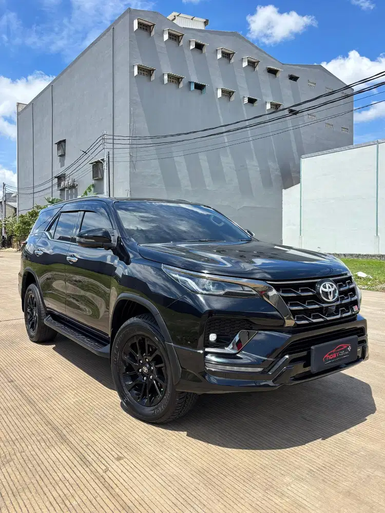 Toyota Fortuner GR sport diesel matic 2022 hitam