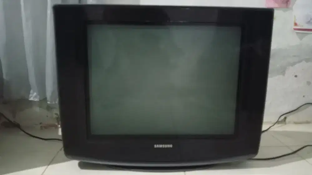Tv Samsung 21 inci layar datar masih mulus