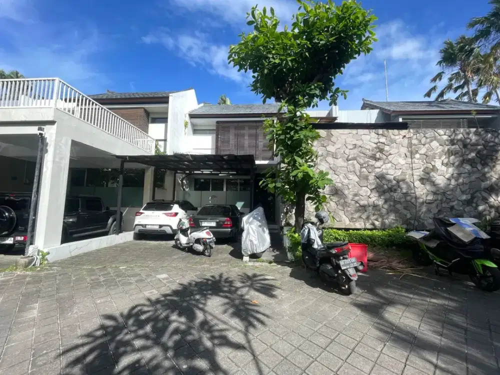 Rumah Nyaman Kawasan Strategis harga Terjangkau Area Seminyak