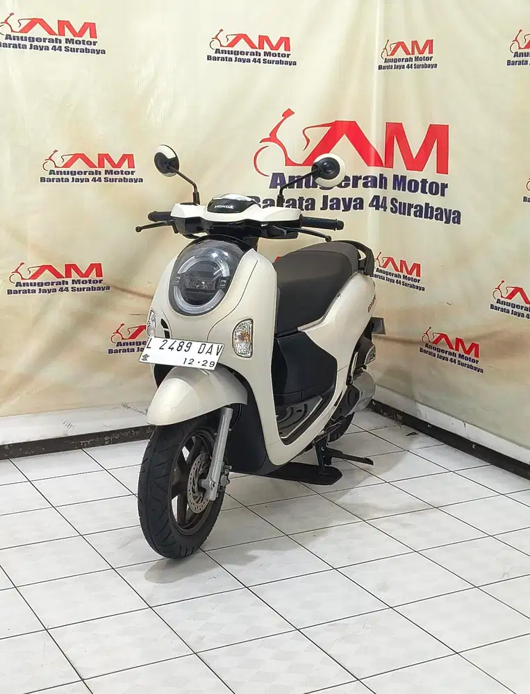 Ready Km 5Ribu Honda New Scoopy prestige tahun 2024 Putih Doff