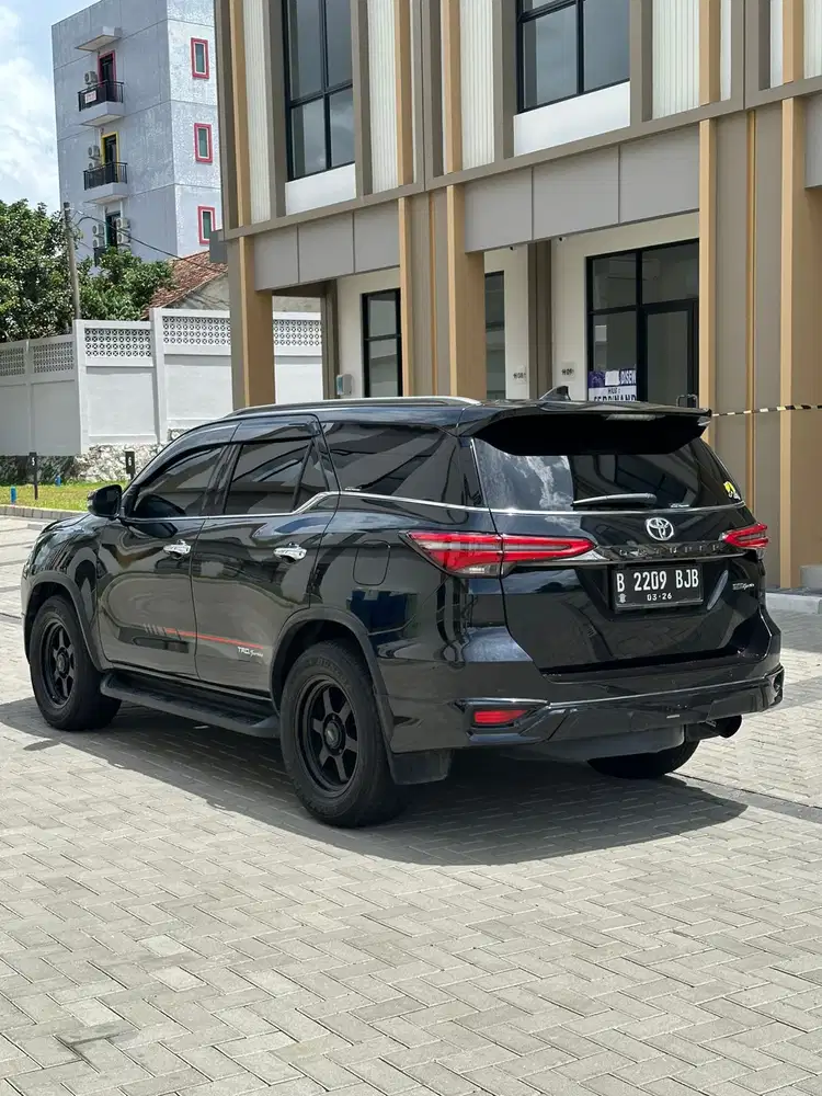 Fortuner VRZ TRD at matik thn 2021