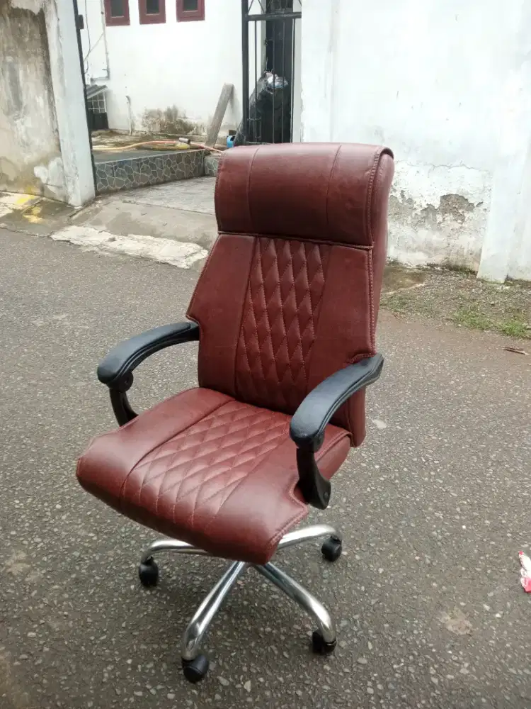 Kursi hidrolik/ kursi direktur