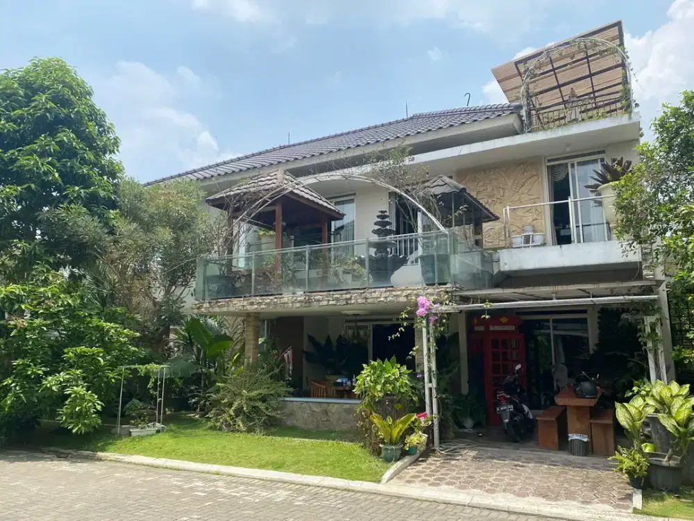 Dijual Rumah di Kota Baru Parahyangan Bandung Barat, Furnished ada Kolam Renang