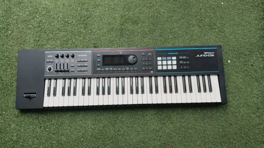 DI JUAL ROLAND JUNO-DS
