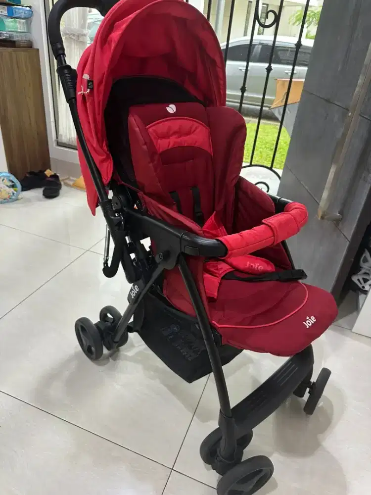 Stroller joie merah